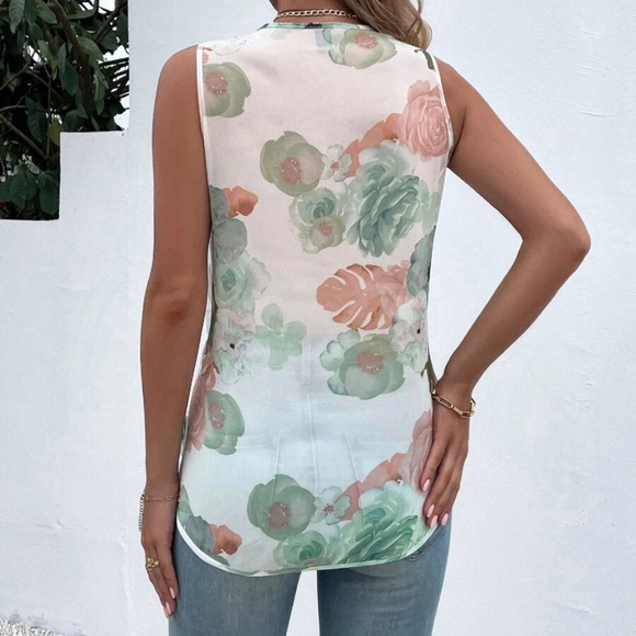 Boho Floral Print Surplice Sleeveless Blouse - Picture 8 of 8